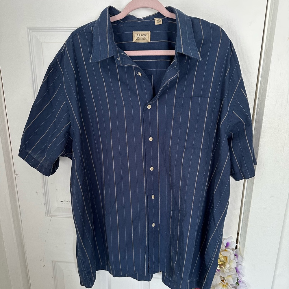 Men’s Arrow Striped Button Down Short Sleeve Shirt